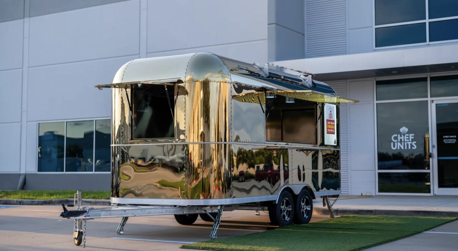 Streamliner Concession Trailer